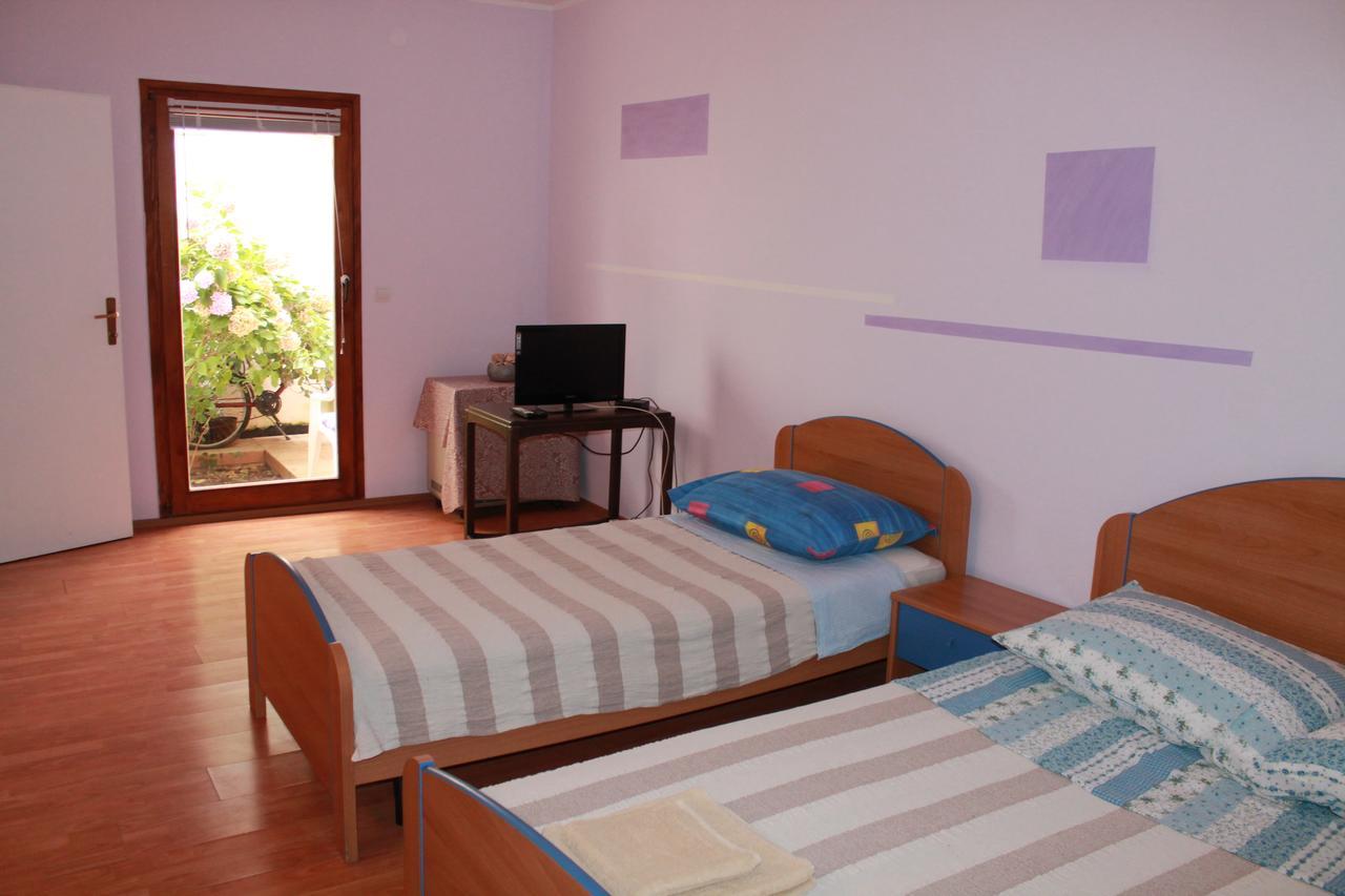 Apartments Ana Пула Екстер'єр фото